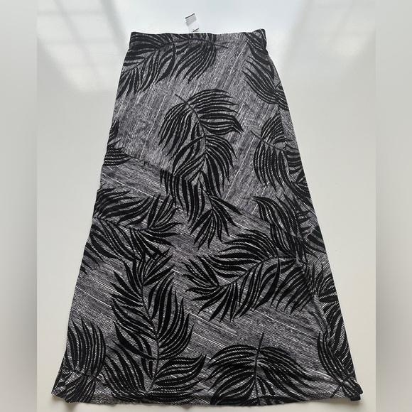 NWT Matty M Black White Tropical Palm Soft Stretch Flowy Maxi Skirt Womens Large - Picture 3 of 7